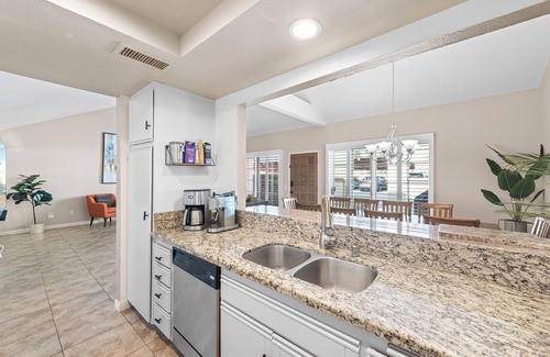 Indian Wells Condo | Palm Desert CA Condo near BNP Paribas spacious 2 bedroom 2 bathroom w/King Bed