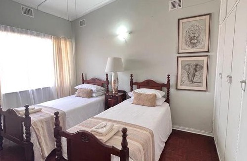 White River House | Palm House Accomodation