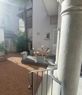 Brusimpiano Apartment | Palm House