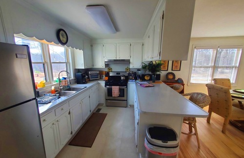 Clarkesville House | Palm Lake Cottage: 5-Star Country Comfort