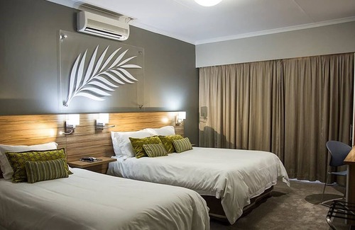 Brandwag House | Palm Lodge