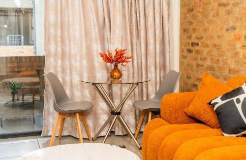 Pomona Apartment | Palm Nest