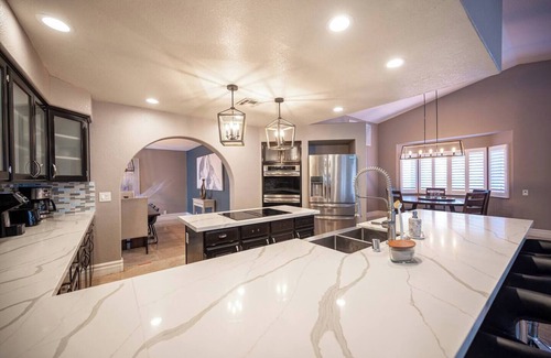 Las Vegas House | Palm Palace 10 min to STRIP - Gated 1/2 Acre Oasis