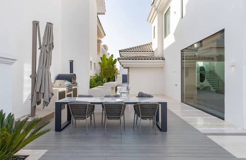 Palm Jumeirah Villa | Palm Paradise- 5BR Villa - Infinity Pool