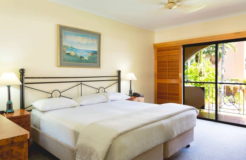 Manunda Hotel | Palm Royale Cairns