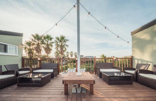 Aewol House | Palm Spa Pool Villa