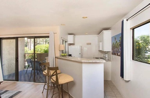 Palm Springs Condo | Palm Springs Golf and Tennis Club Condo Budget-friendly Vacation Rental