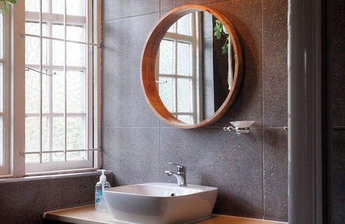 Selborne House | Palm Tree Manor