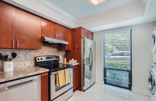 Land of the Presidents Apartment | Palm View Terrace - Unwind on a Private Terrace in a Gated Community