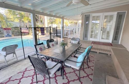 Southwest Anaheim House | Palm Villa Disneyland Pool 4 Bedroom 3 Bath HotTub