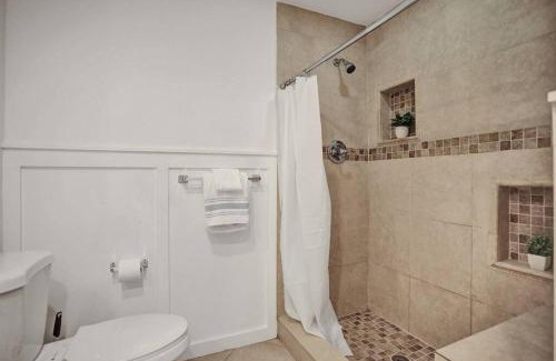 Southwest Apartment | Palm Wave Says - 5 Star - Quiet Area - Stocked