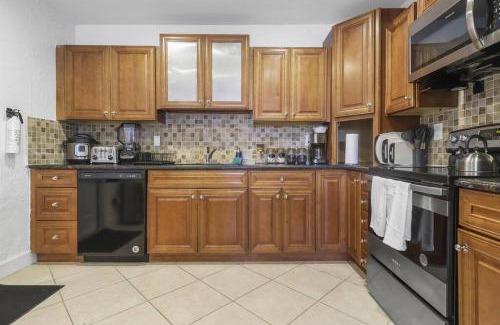 Southwest Apartment | Palm Wave Says - Quiet House in Best Area