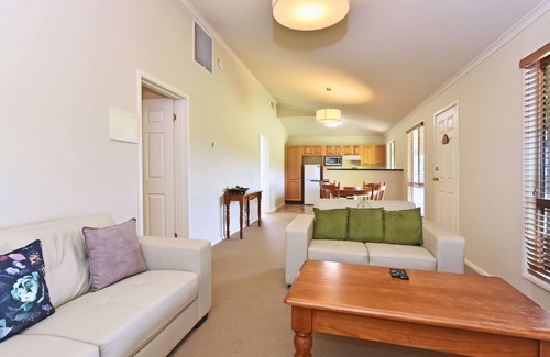 Pokolbin House | Palmers Lane Vineyard Cottage