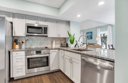 Palmetto Dunes Condo | Palmetto Dunes Chic 2BR Villa Pickleball Golf Pool