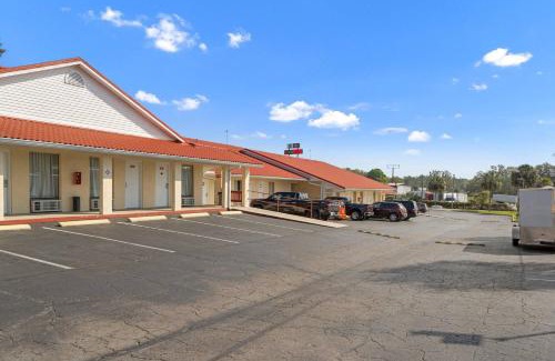 Lake City Hotel | Palms Garden Inn