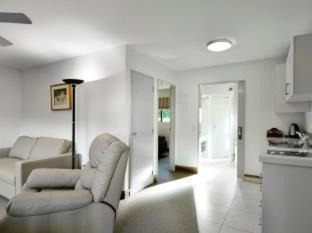 Nelson Hotel | Palms Motel
