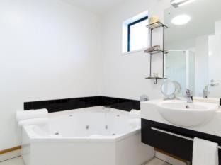 Nelson Hotel | Palms Motel