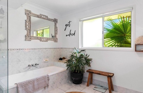 Pottsville House | Palms on Boardwalk - Gorgeous Water Views