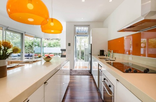 Sunset Park House | Palms Place— Solar-Powered Luxury Guesthouse