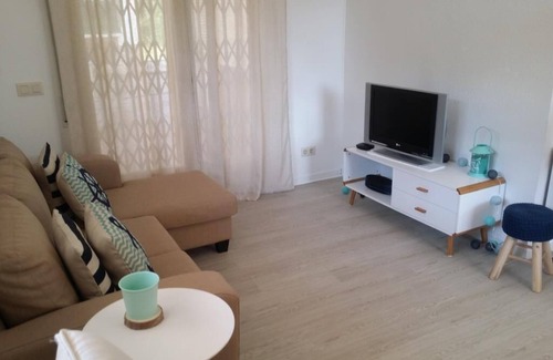 Calafat House | Palomera, Calafat, in front of the sea, 5 mn beach, swimming pool
