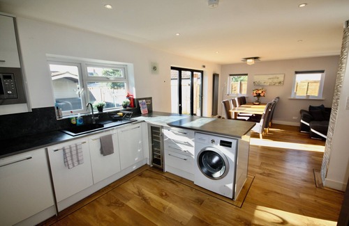 Ferndown House | Pamper House Holiday Home And Annex