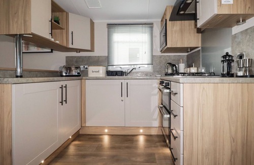 Newquay Cottage | PAMS PLACE, pet friendly, with pool in Crantock
