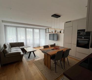 Hof bei Salzburg Apartment | PanoramaVista