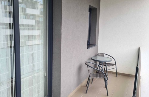 Tractorul Apartment | Panoramic Apartment w. private parking