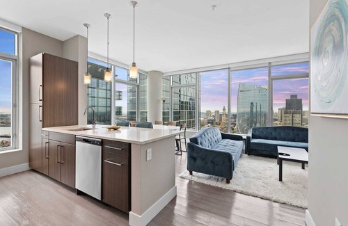 North End Apartment | Panoramic City&Water View In historic w/end Boston
