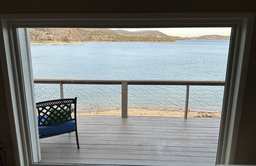 Lost Bridge Village Cottage | Panoramic Lakeviews! Direct Lakefront Access! Gentle sloping beach! 4 Kayaks!