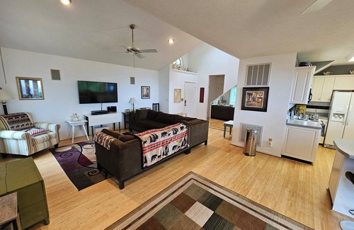 Dan River House | Panoramic Paradise