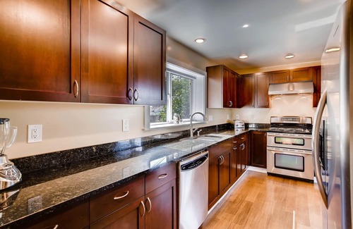 North Admiral House | Panoramic sound, mountain & beach view close to beach. 3 bedrooms & 2 bathrooms