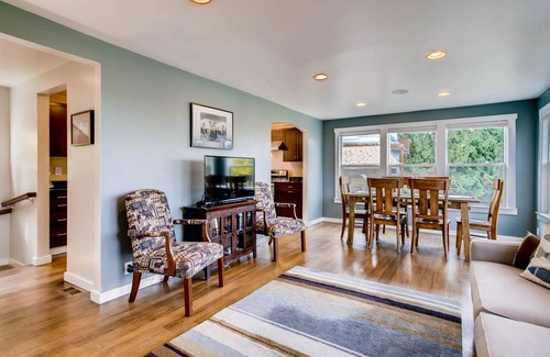 North Admiral House | Panoramic sound, mountain & beach view close to beach. 3 bedrooms & 2 bathrooms