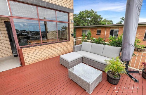 Tweed Heads House | Panoramic Sunrise Views - Charming 2BR Flat
