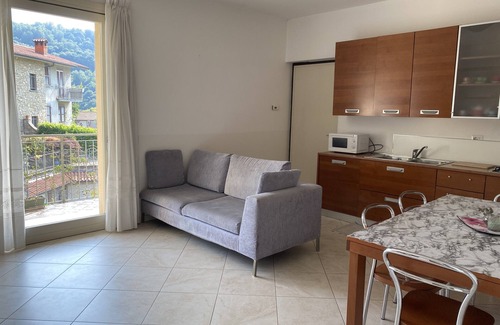 Entratico House | Panoramic three-room apartment