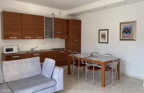 Entratico House | Panoramic three-room apartment