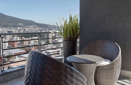 La Floresta Apartment | PANORAMIC VIEW TO THE CITY AND PICHINCHA VOLCANO, THE HEART OF QUITO 1003
