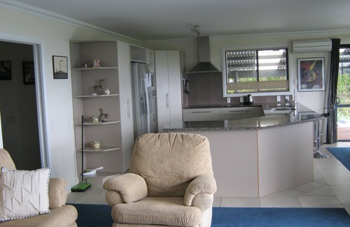 Cable Bay House | Panoramic views to Doubtless Bay