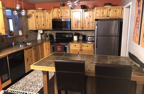 East Kootenay Cottage | Panoramic Woodlands Retreat w Hot Tub; just walking distance to Lake Windermere