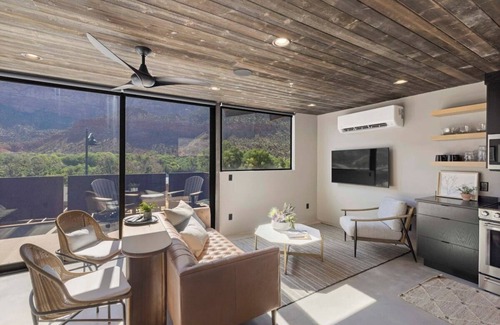 Zion National Park South Entrance Apartment | Panoramic Zion Loft | Unit 2