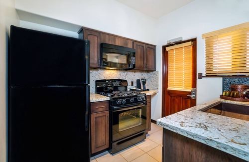 Village of La Jolla Hotel | Pantai Inn