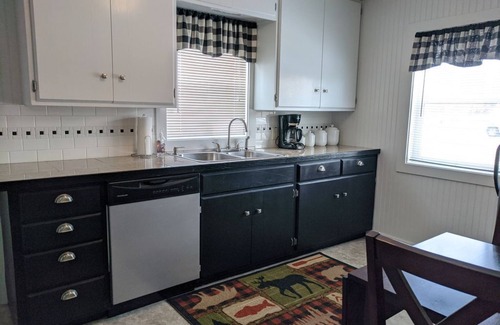 Cody House | Papa Bear Cottage (Downtown Cody)