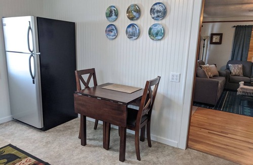 Cody House | Papa Bear Cottage (Downtown Cody)
