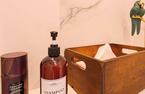 Favoriten Apartment | Papagei 3 Min to Metro U1 + Free Parking