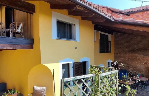 Brusasco Apartment | "Papaveri" Appartement