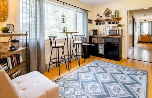 Huntington Mills Apartment | Paper Mill Pines Bed and Breakfast: The Sycamore Room