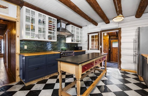 Northport Cabin | Paradesia Cove Summar