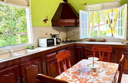 Sainte-Rose House | Paradis créole à Bellevue Sainte-Rose, à 5 mn des Bains soufrés de Sofaia