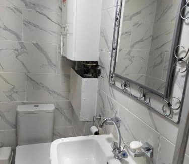 Bradford House | Paradise Apartment- Female Only