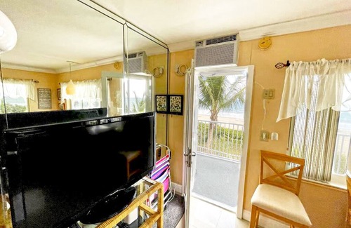 Lauderdale-by-the-Sea Condo | Paradise awaits you with Ocean View & Heated Pool!